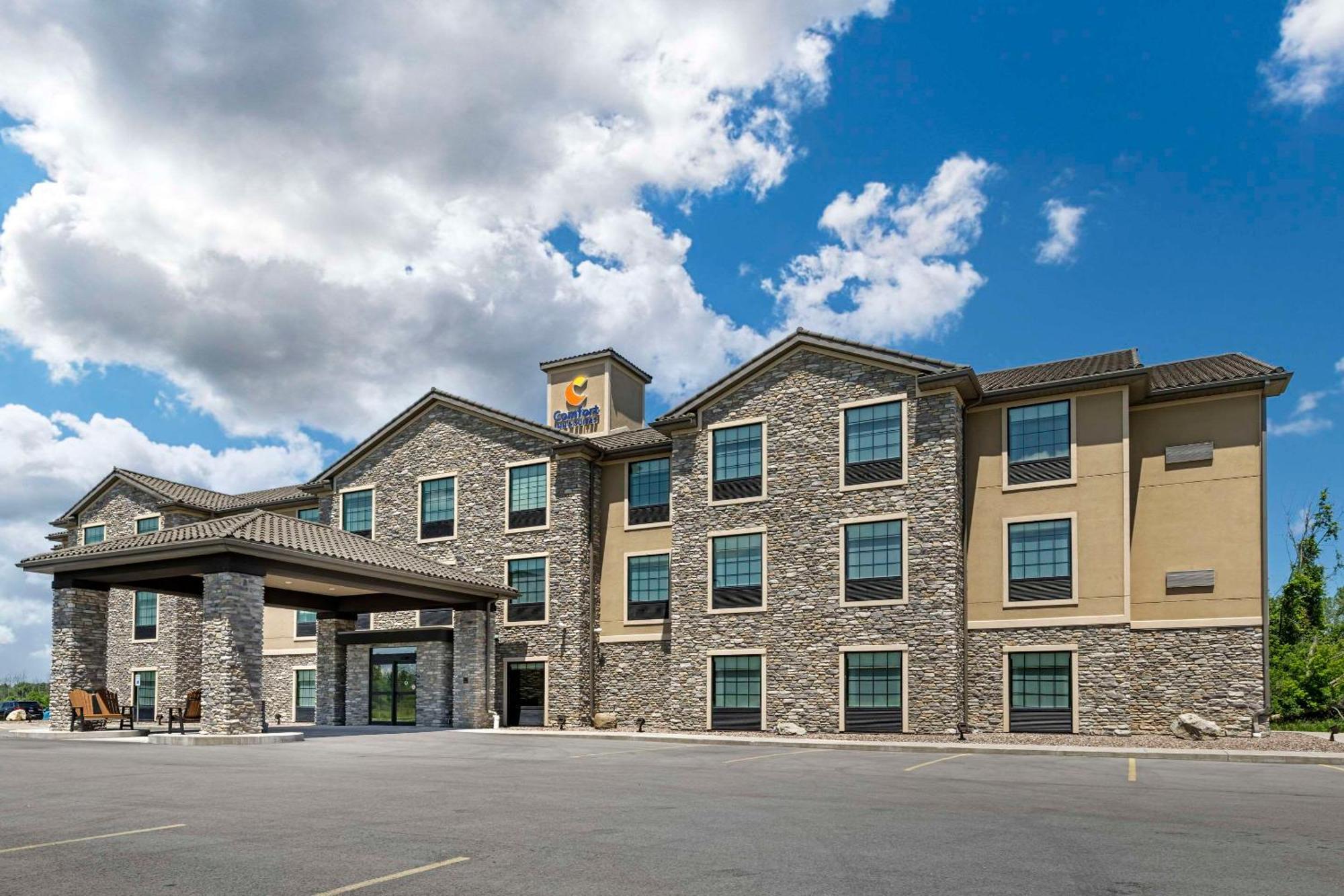 Comfort Inn & Suites Medina Exterior photo