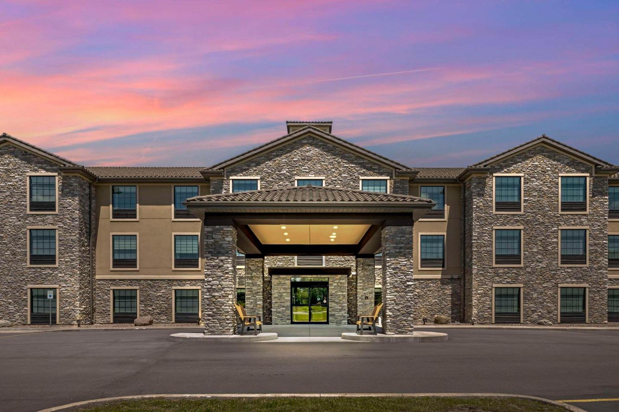 Comfort Inn & Suites Medina Exterior photo